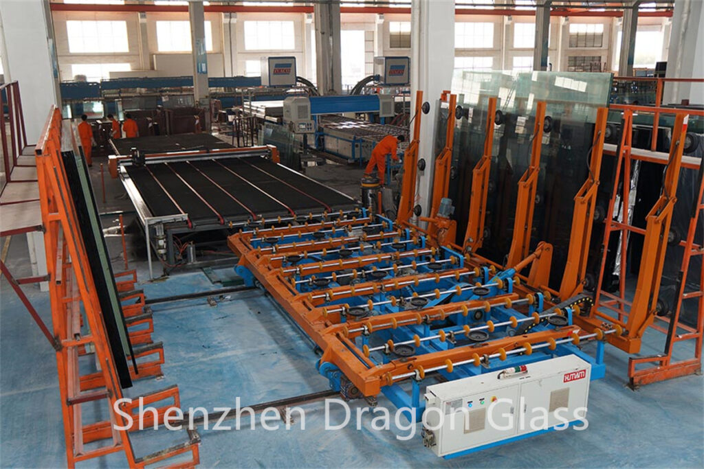 Cutting line for glass